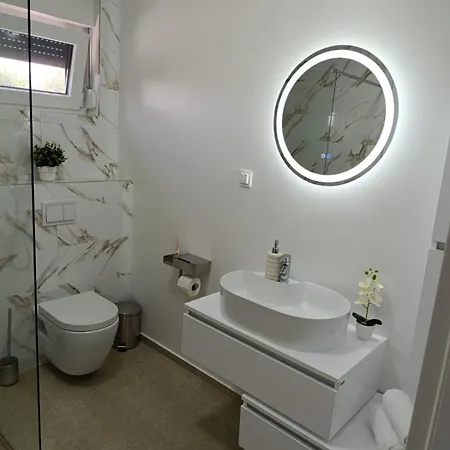 Amphora Apartment *