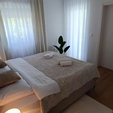 Amphora Apartman Vir