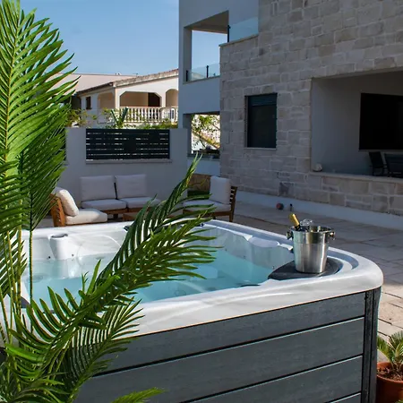 Amphora Apartment