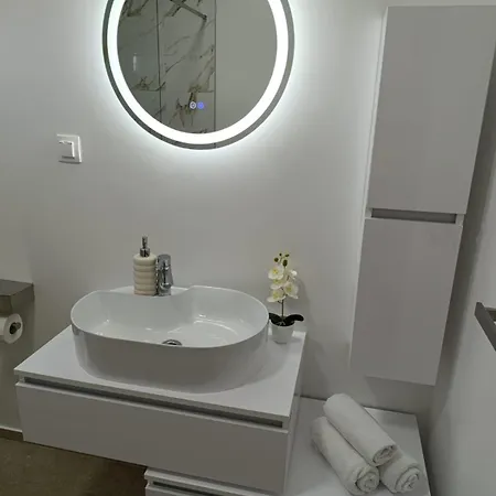Amphora Apartment *
