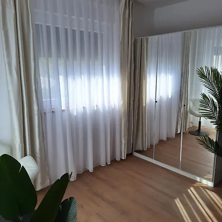 Amphora Apartment *
